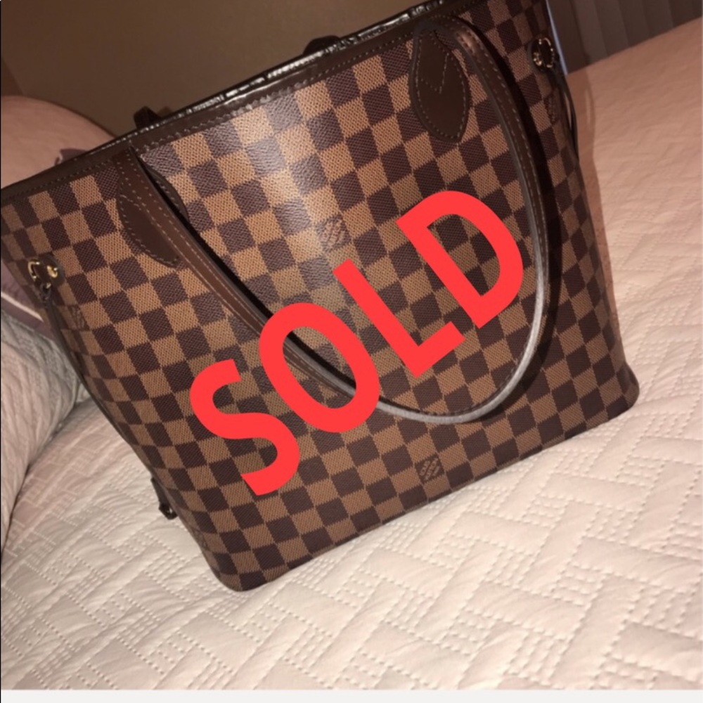 Louis Vuitton MM Neverfull
